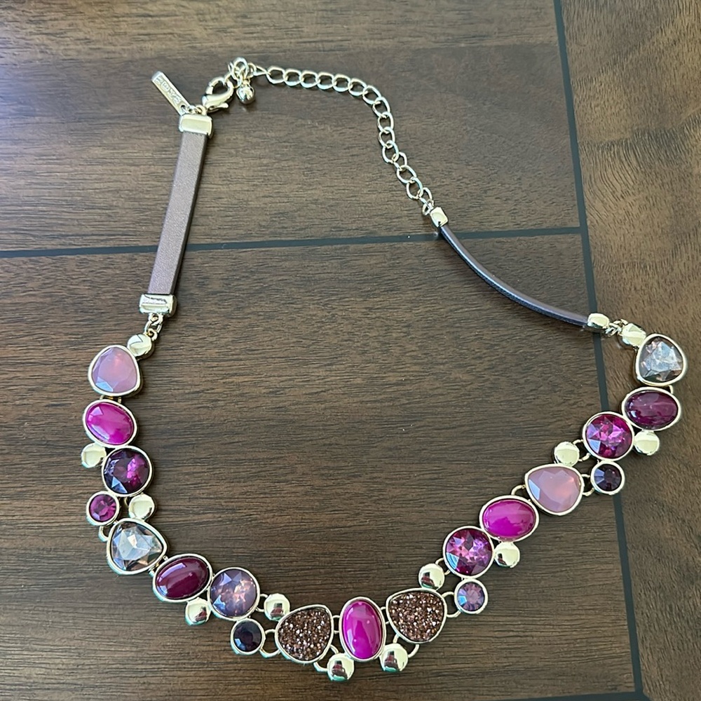 White House, Black market necklace